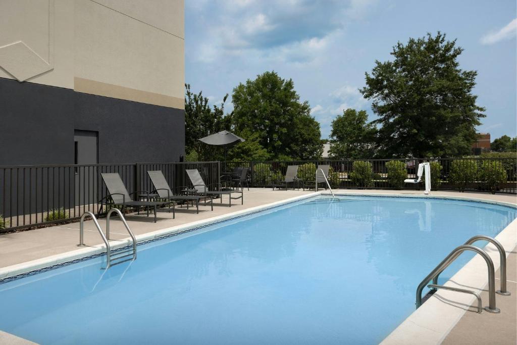 Fairfield Inn and Suites by Marriott Winston Salem/Hanes photo