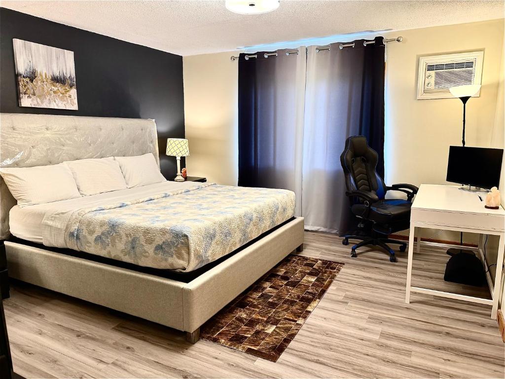 Postel nebo postele na pokoji v ubytování Skaneateles Inn on 20