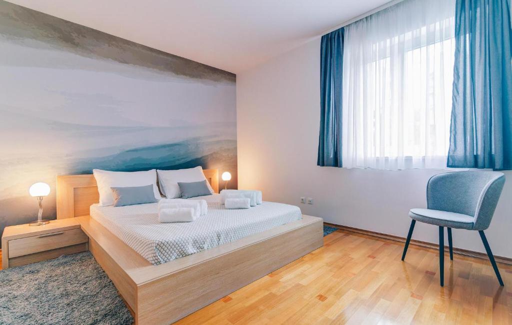 Postel nebo postele na pokoji v ubytování Beautiful Apartment In Selce