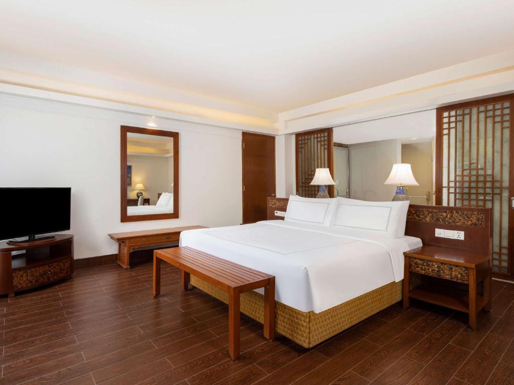 TV a/nebo společenská místnost v ubytování Swissôtel Sanya Yalong Bay