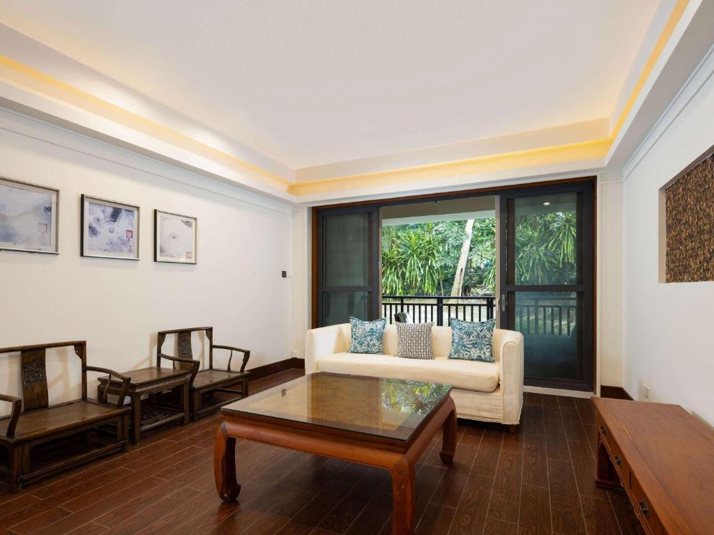 Posezení v ubytování Swissôtel Sanya Yalong Bay