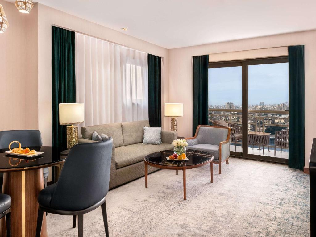 Posezení v ubytování Sofitel Cairo Downtown Nile