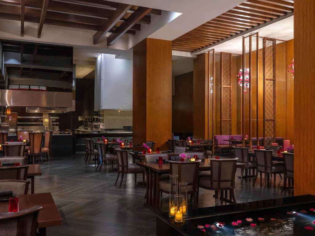 Restaurace v ubytování Sofitel Cairo Downtown Nile