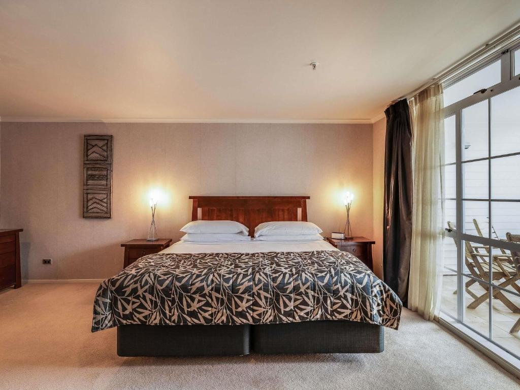 Postel nebo postele na pokoji v ubytování Wairakei Resort Taupo