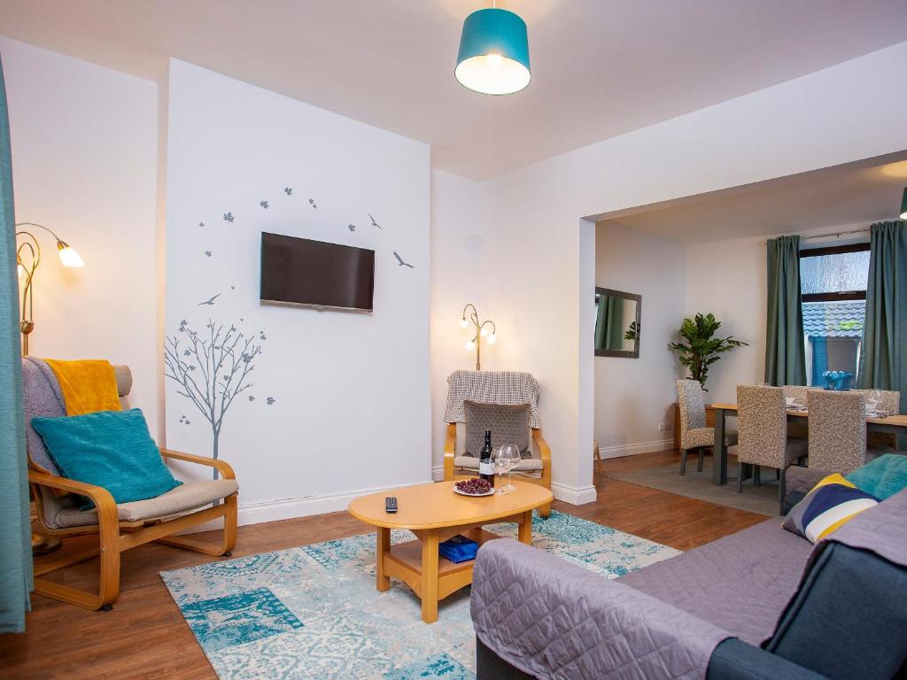 Et tv og/eller underholdning på Freville Cottage