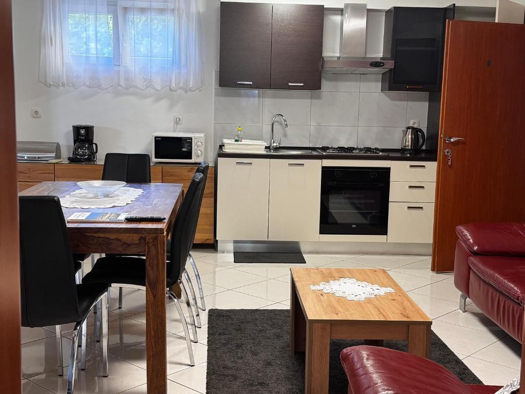 Apartments Villa Lili - 8