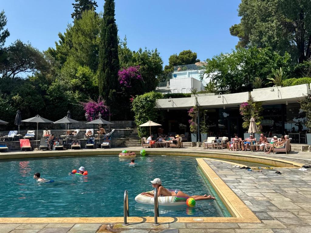Bazén v ubytování Corfu Holiday Palace nebo v jeho okolí