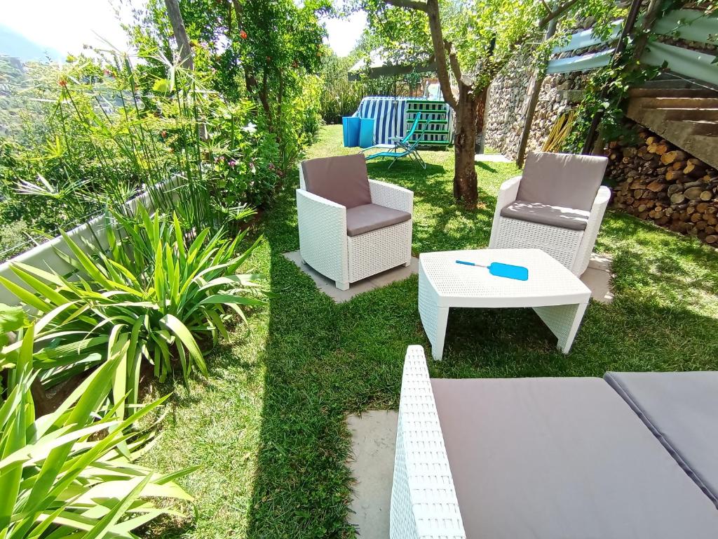 حديقة خارج Casa Mia