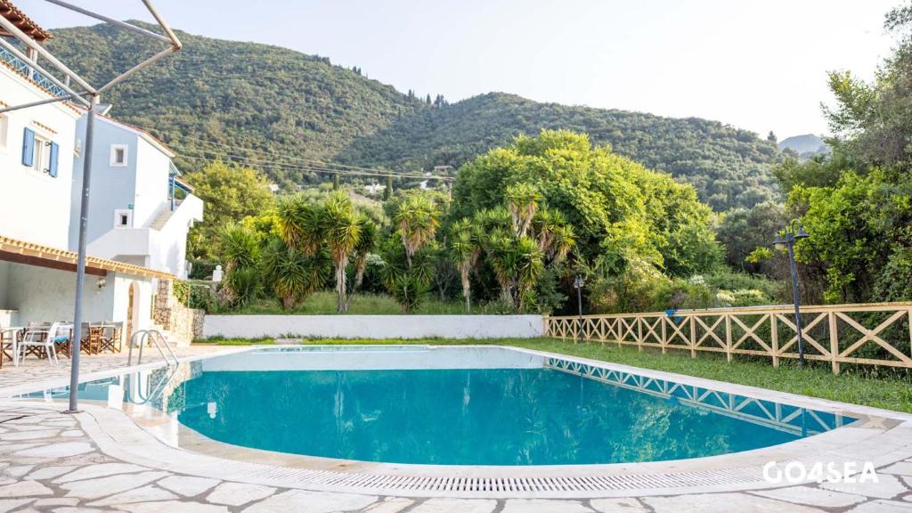 En generel udsigt til bjerge eller udsigt til bjerge taget fra lejligheden