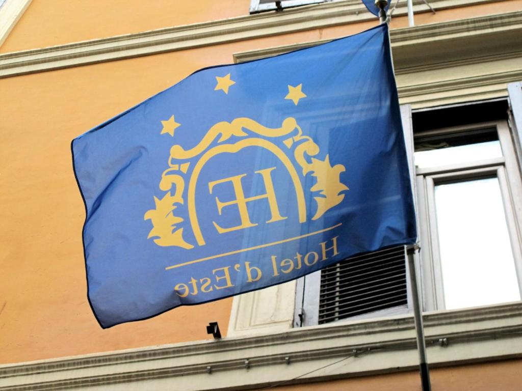 Hotel d'Este tesisinde sergilenen bir sertifika, ödül, işaret veya başka bir belge