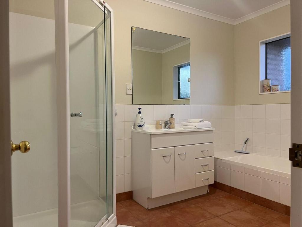 Best aboard on Chapel Road - Resim 7