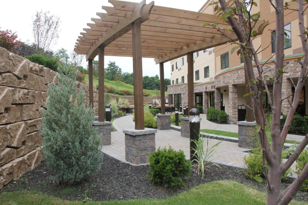 Zahrada ubytování Courtyard by Marriott Oneonta