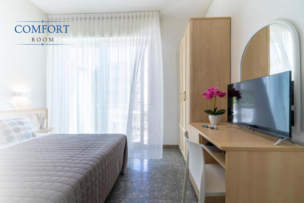 TV a/nebo společenská místnost v ubytování Hotel Constellation