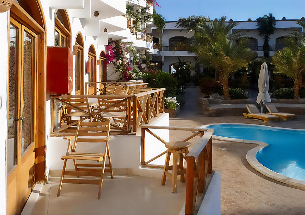 Bazén v ubytování Red Sea Relax Hotel nebo v jeho okolí