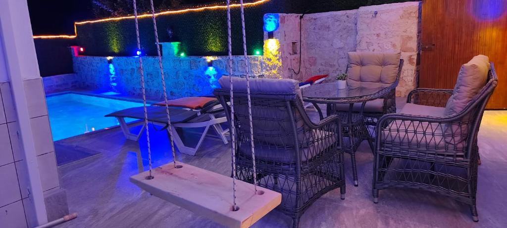 A seating area at Villa SOLEMARE DEMRE