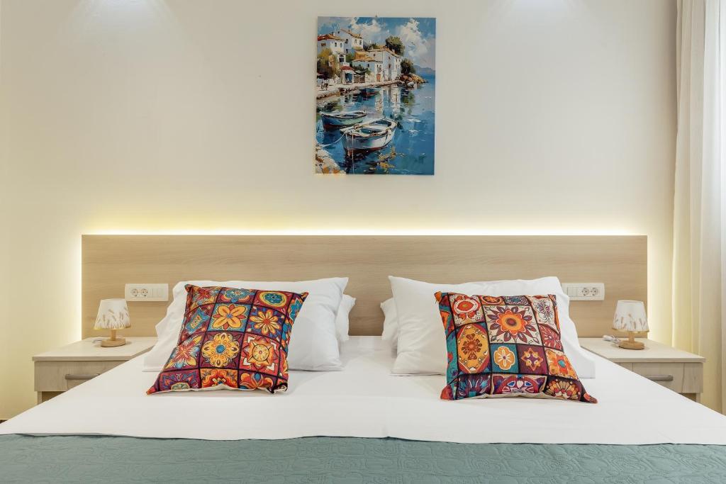 Postel nebo postele na pokoji v ubytování *NEW IN 2025* - Hotel Subra Atrium