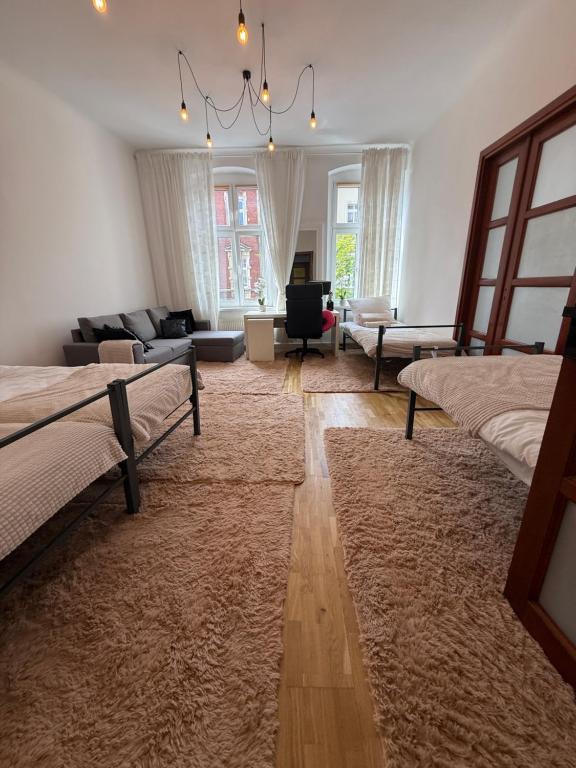 Un pat sau paturi într-o cameră la Apartament Centrum