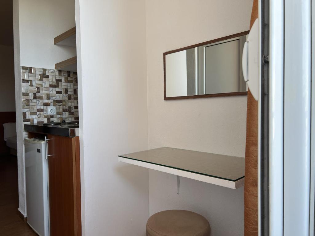 Kuhinja oz. manjša kuhinja v nastanitvi Apartments Fat e Jet - Pool & Breakfast
