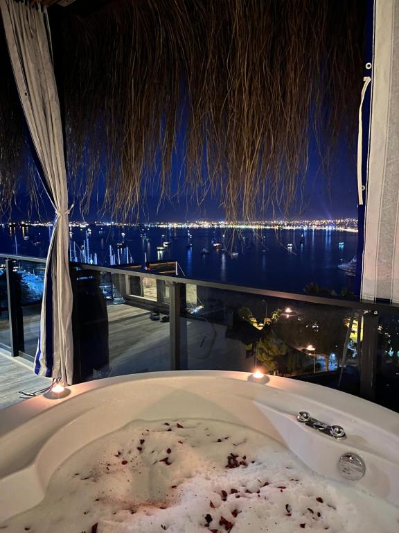 Gambar di galeri bagi Çınar Grup Suit di Fethiye