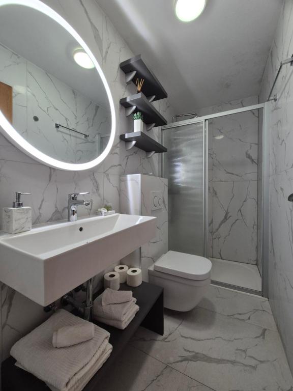 Kúpeľňa v ubytovaní Beachfront Apartments Zanic