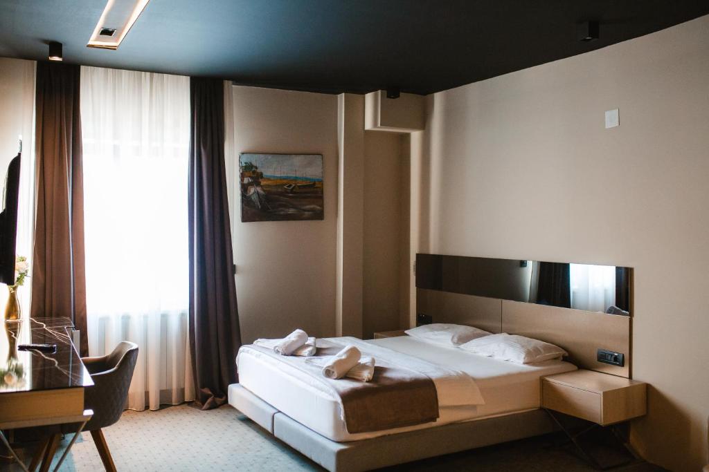 Garni Uni Elita Lux Hotel - Resim 10