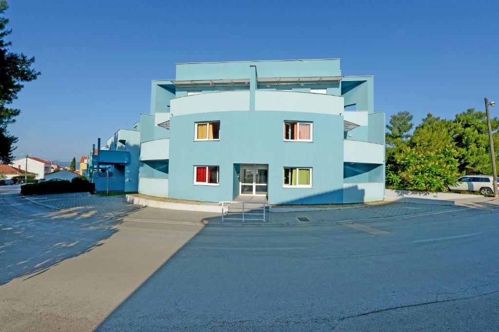 Rainbow apartments - 8