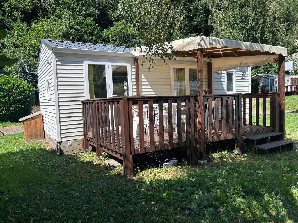 El edificio en el que está el campamento
