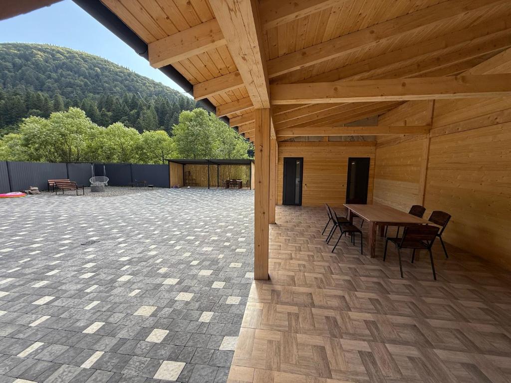 Nespecifikovaný výhled na hory nebo výhled na hory při pohledu z apartmánu