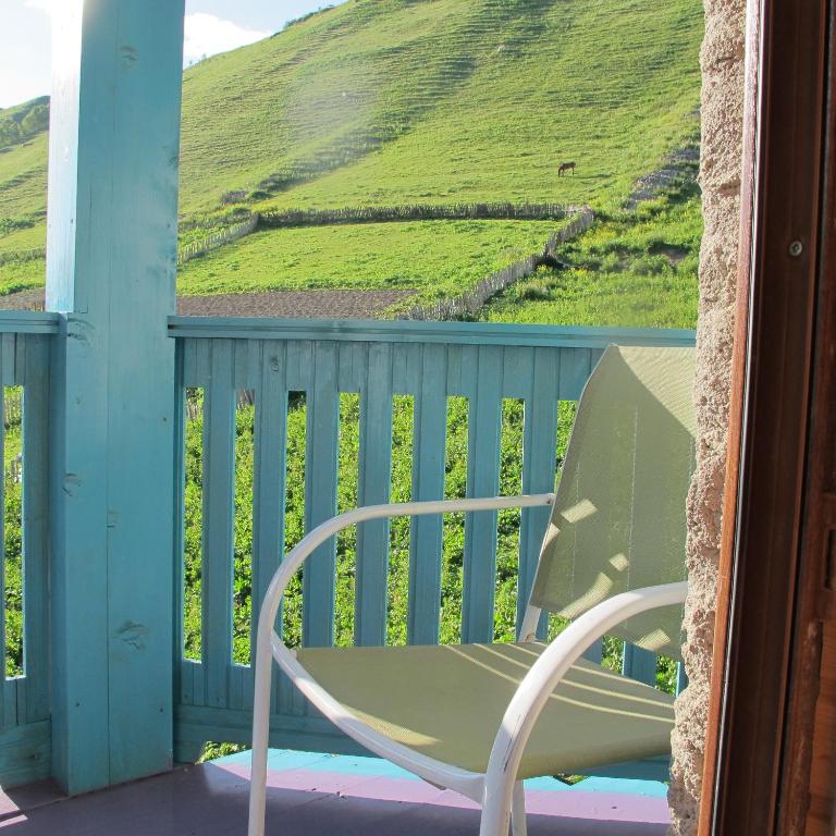 Nespecifikovaný výhled na hory nebo výhled na hory při pohledu z hotelu