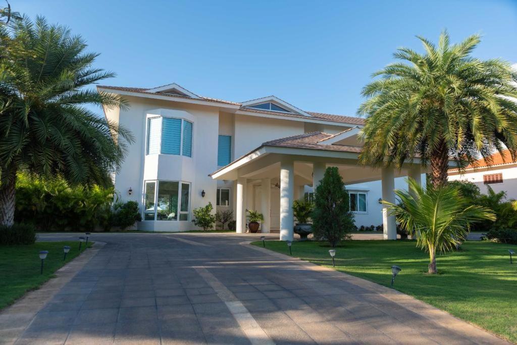 Casa de Campo Luxury Villa with private Pool &amp; Jacuzzi, Near Beach, Marina, Golf, Restaurants &amp; Altos de Chavon photo photo 4