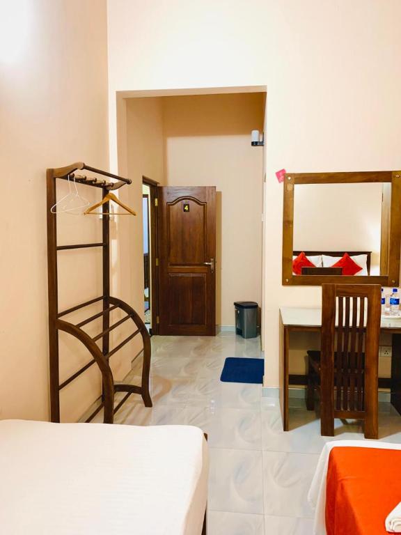 Lahiru Airport Villa - 18