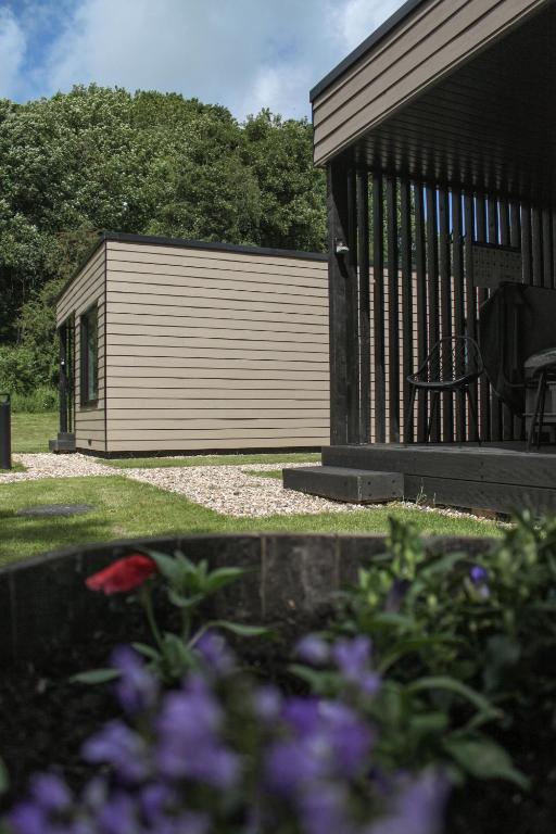 Jardí fora de River Logie Lodges
