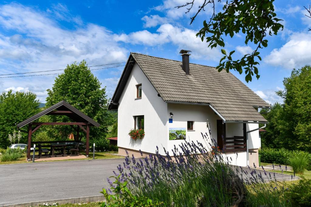 Budova, kde se prázdninový dům nachází