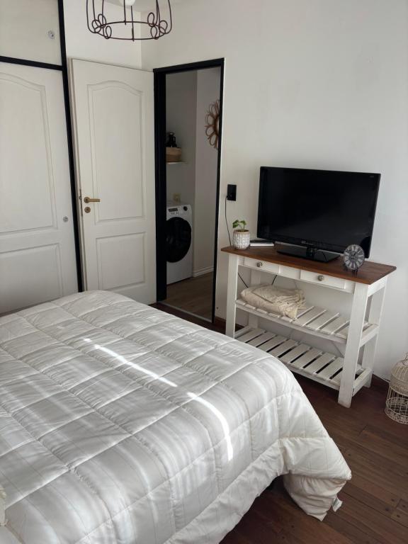 Alquilo departamento por dia. Zona castelar!!!