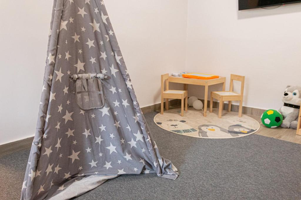 Telewizja i/lub zestaw kina domowego w obiekcie Hagyma Panzió