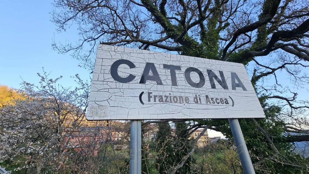 a sign for a garden with a tree in the background at Da Zia Teresa PIAZZA 