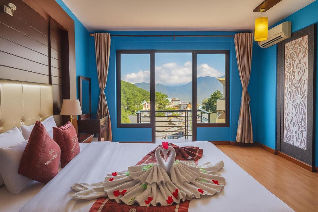 Nespecifikovaný výhled na hory nebo výhled na hory při pohledu z hotelu