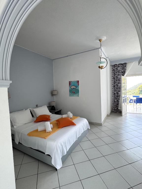 Dolphin Apartments - 1