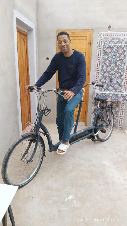 Montar en bicicleta en Aziz House 1 o alrededores