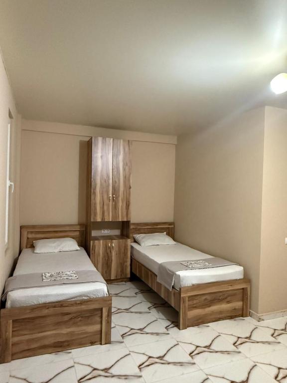 Una cama o camas en una habitación de Horizon