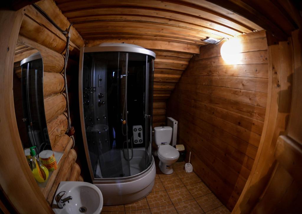 A bathroom at Під Горбком