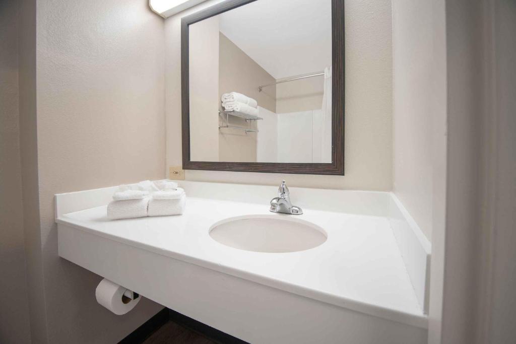 Koupelna v ubytování Extended Stay America Suites - Seattle - Mukilteo
