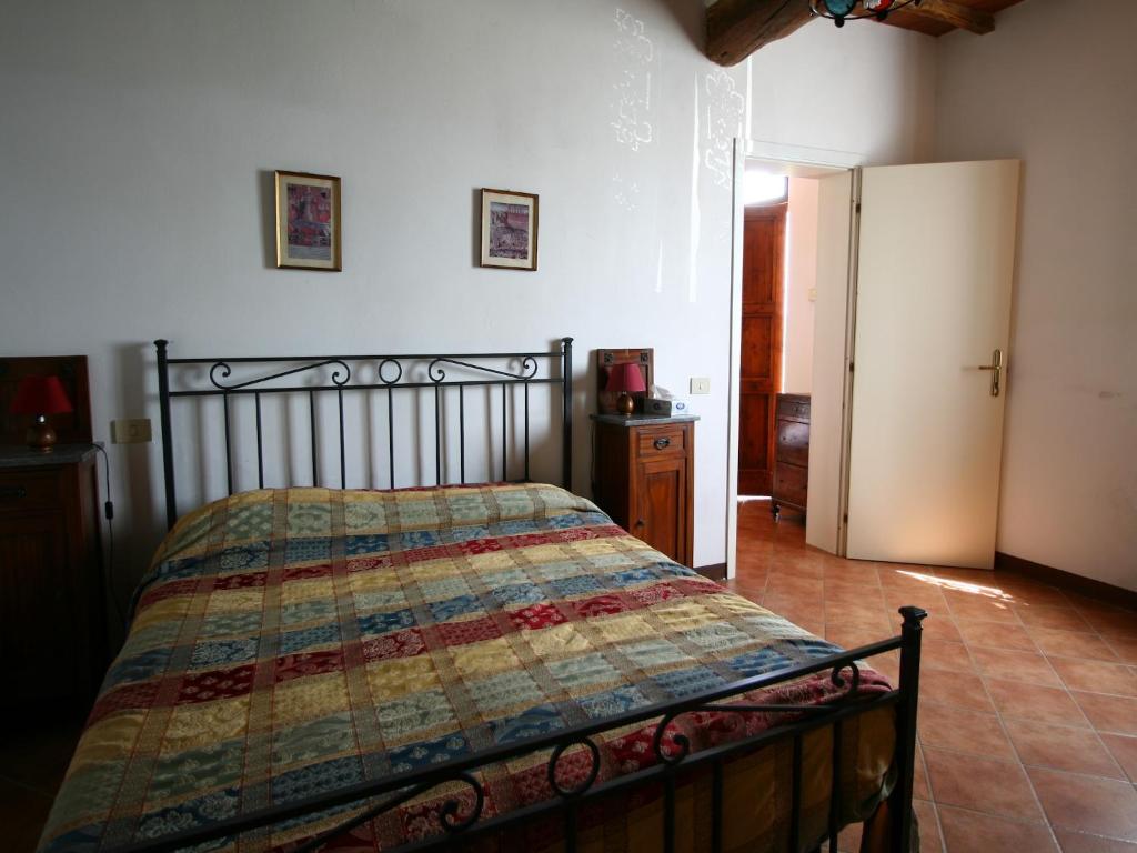 Posteľ alebo postele v izbe v ubytovaní Traditional Farmhouse in Toscana with Swimming Pool