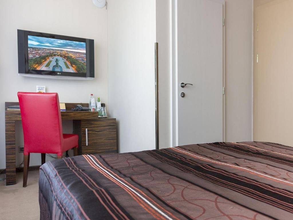 EA Hotel Crystal Palace - Resim 34