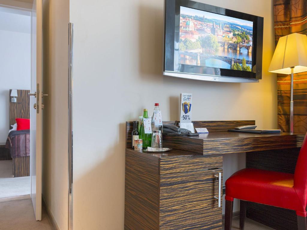 EA Hotel Crystal Palace - Resim 25