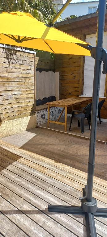 Ảnh trong thư viện ảnh của Maison au calme avec jardin et grande terrasse ở Brest