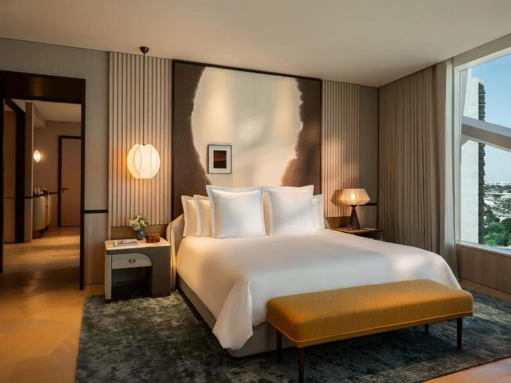 Deluxe Lagoon View Suite