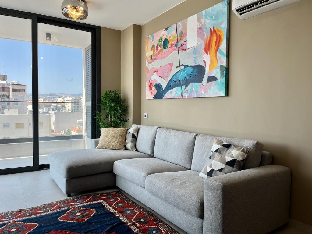 Ruang duduk di STAY Mouson View Apartment