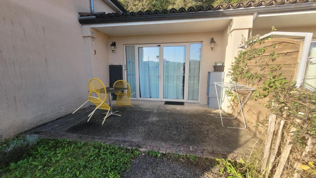 Hotel La Peyrade - Double Room With Balcony (2 Adults + 1 Child)