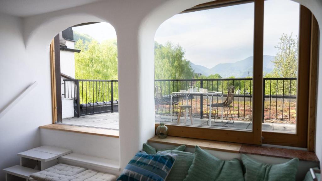 Nespecifikovaný výhled na hory nebo výhled na hory při pohledu z apartmánu